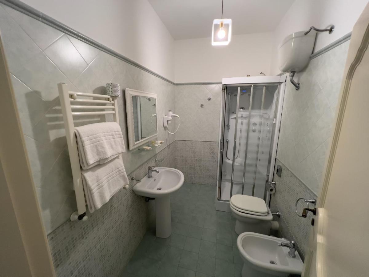 Hotel Borgo Di Ciaula Santa Flavia Exteriör bild