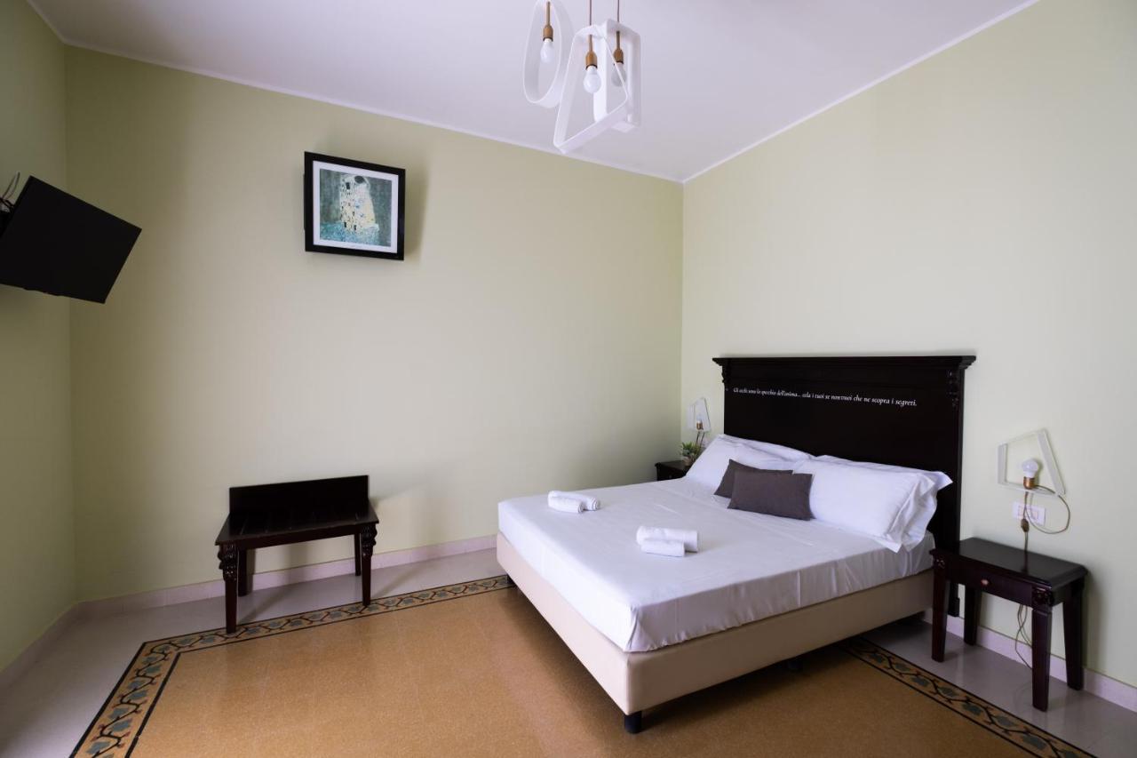 Hotel Borgo Di Ciaula Santa Flavia Exteriör bild
