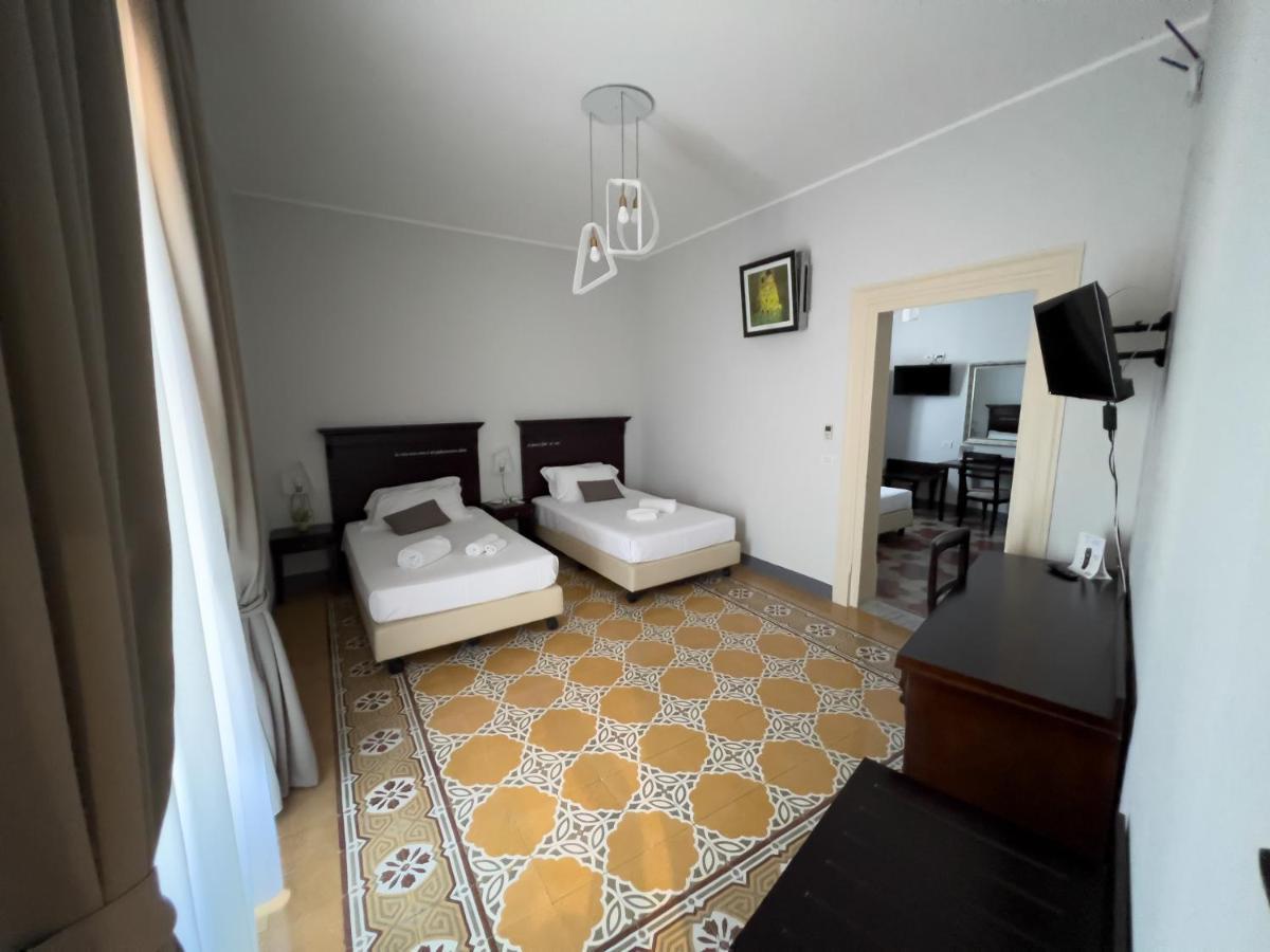 Hotel Borgo Di Ciaula Santa Flavia Exteriör bild