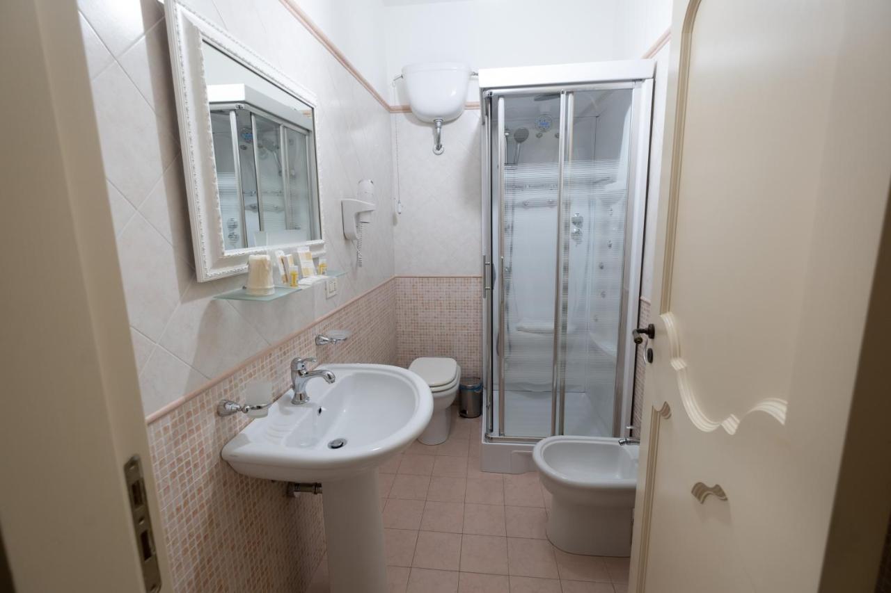 Hotel Borgo Di Ciaula Santa Flavia Exteriör bild