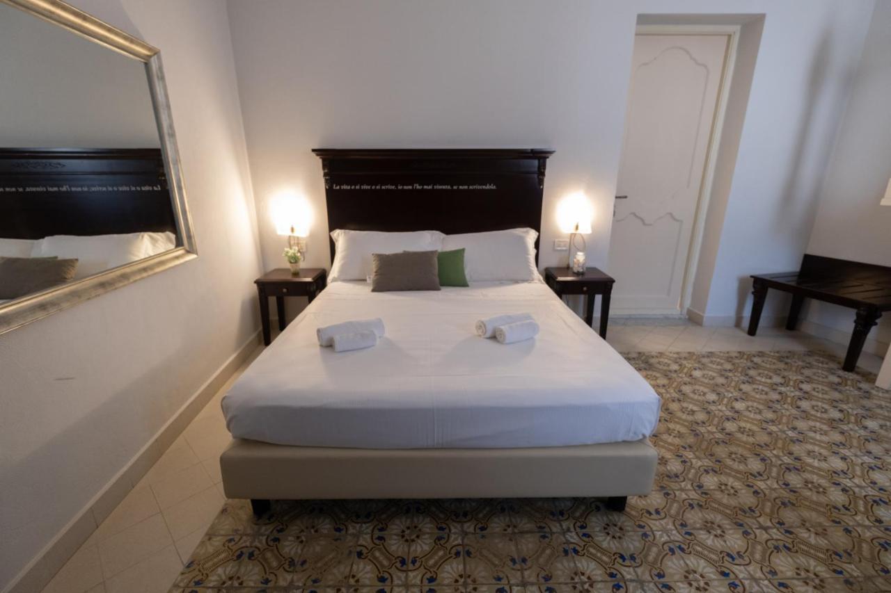 Hotel Borgo Di Ciaula Santa Flavia Exteriör bild
