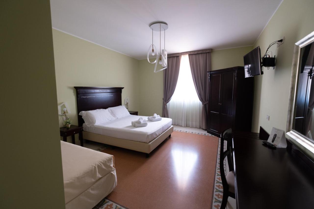 Hotel Borgo Di Ciaula Santa Flavia Exteriör bild
