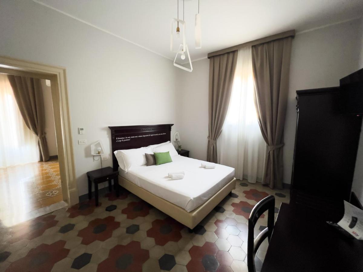 Hotel Borgo Di Ciaula Santa Flavia Exteriör bild