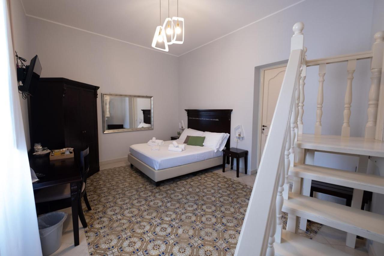 Hotel Borgo Di Ciaula Santa Flavia Exteriör bild